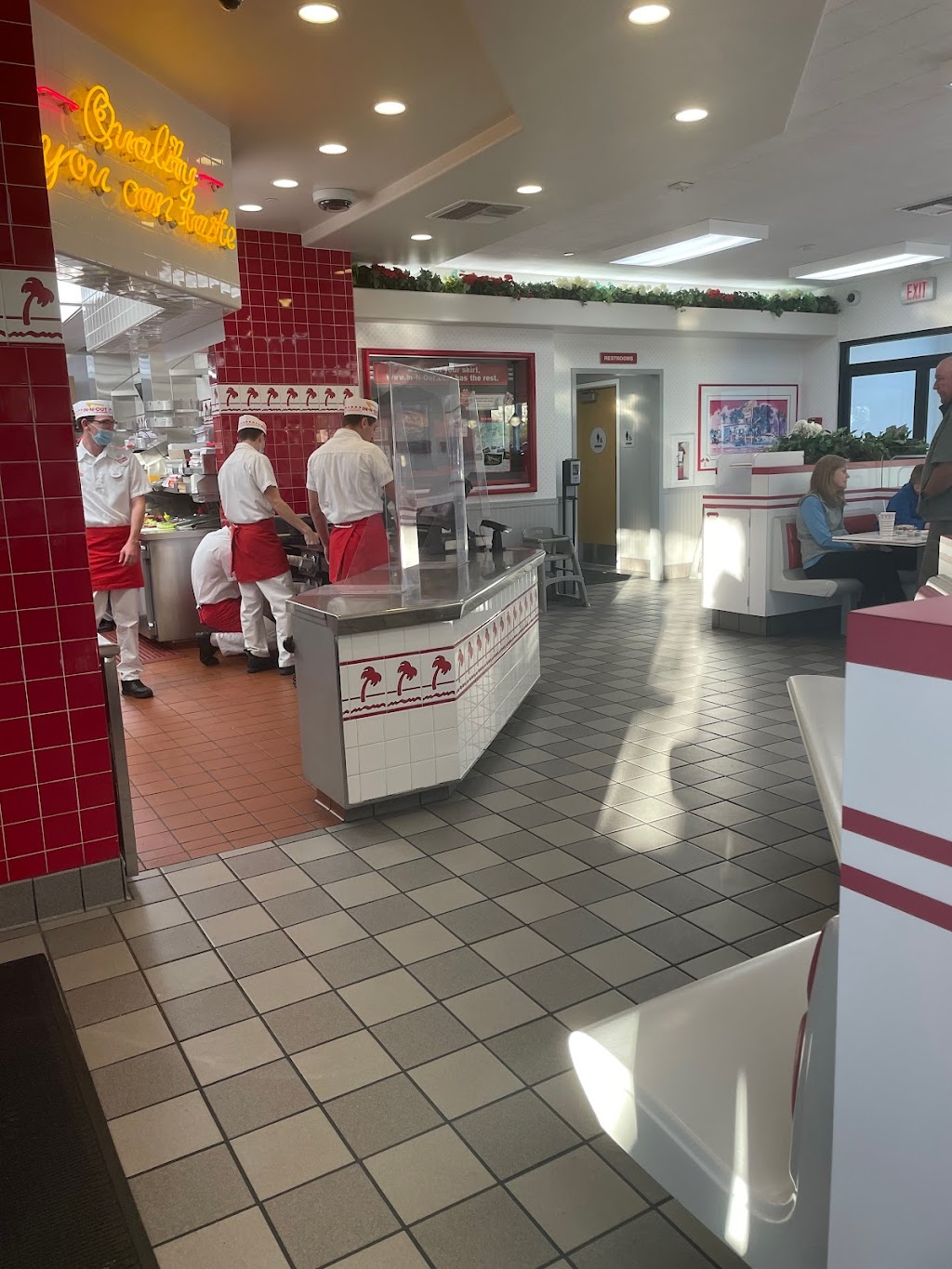 In-N-Out Burger | 11545 N Oracle Rd, Oro Valley, AZ 85755, USA | Phone: (800) 786-1000