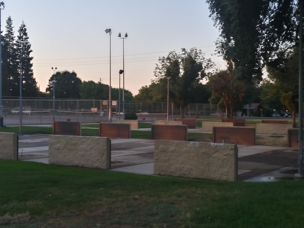 Beyer Community Park | 3700 Beyer Park Dr, Modesto, CA 95355, USA | Phone: (209) 577-5344