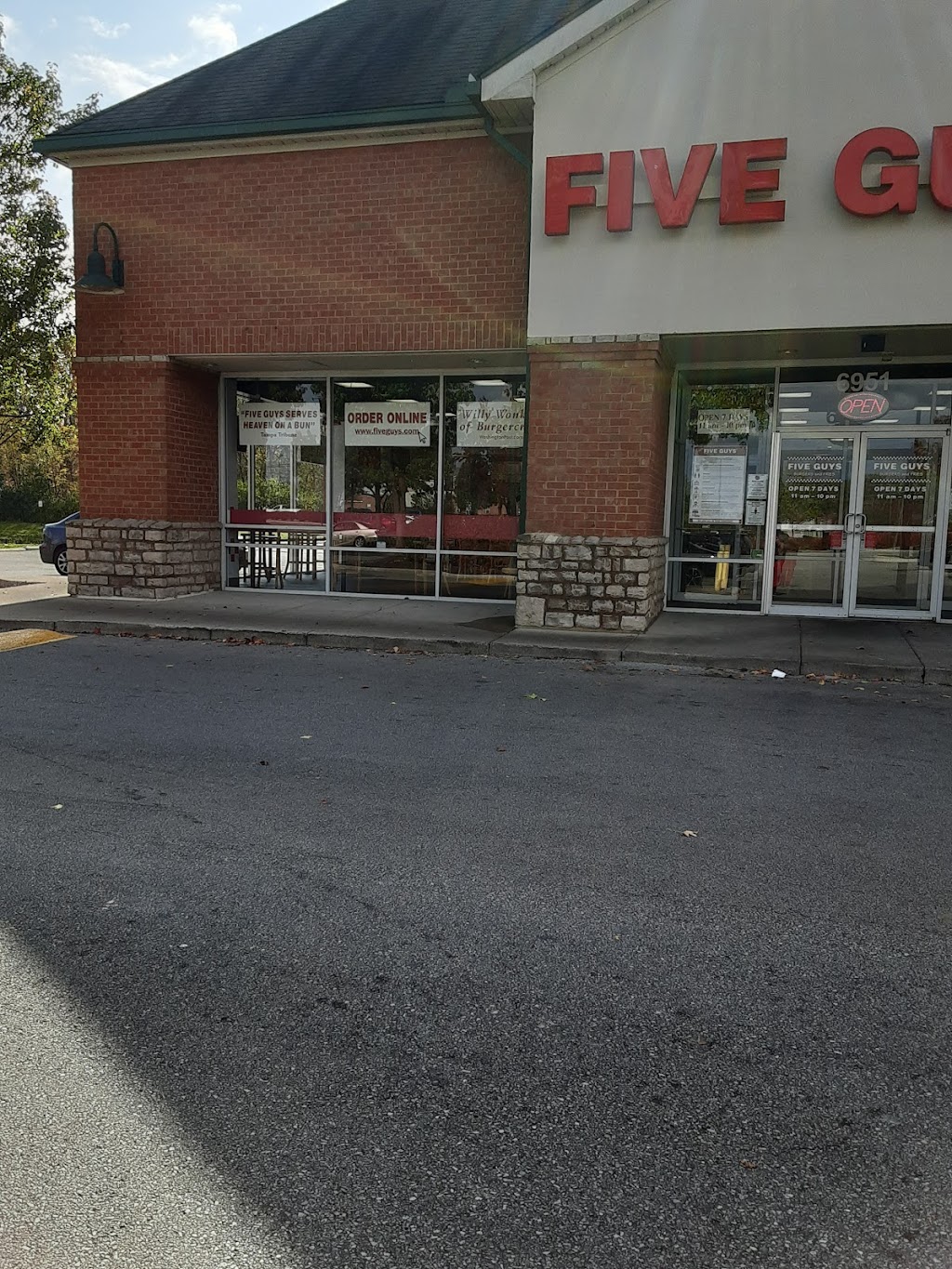 Five Guys | 6951 E Broad St, Columbus, OH 43213, USA | Phone: (614) 575-1555