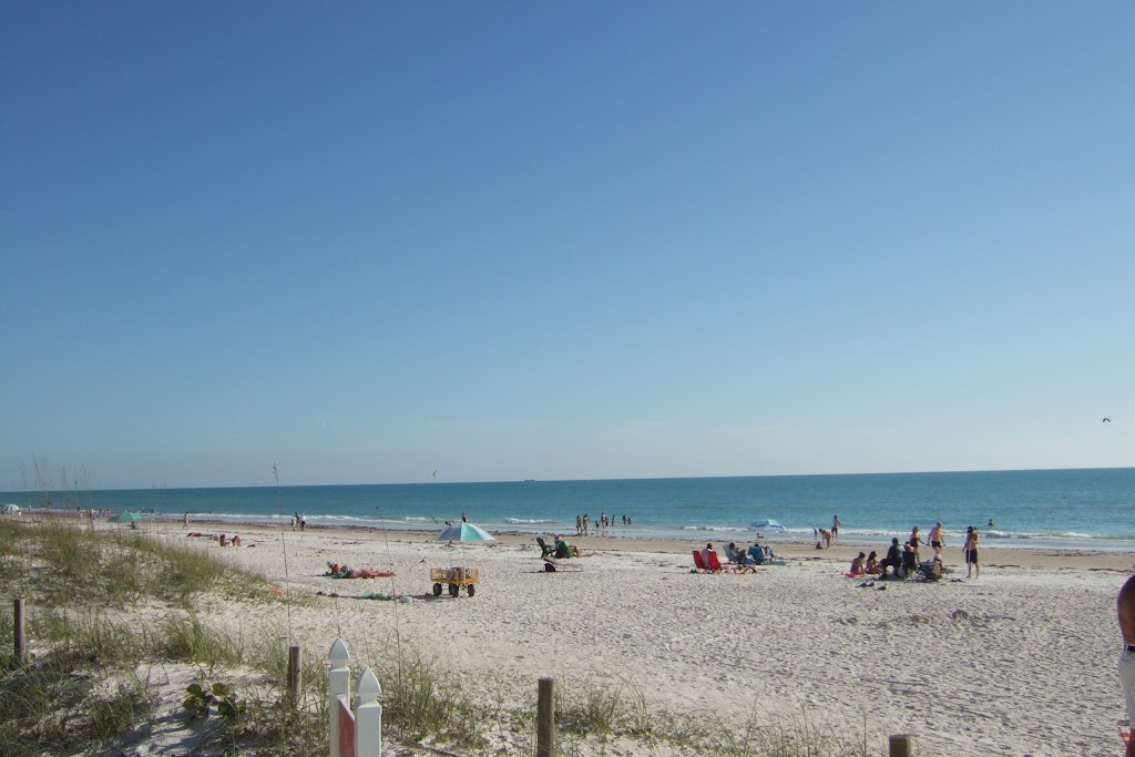 Anna Maria Island Beach Resort | 105 39th St, Holmes Beach, FL 34217, USA | Phone: (941) 778-7477