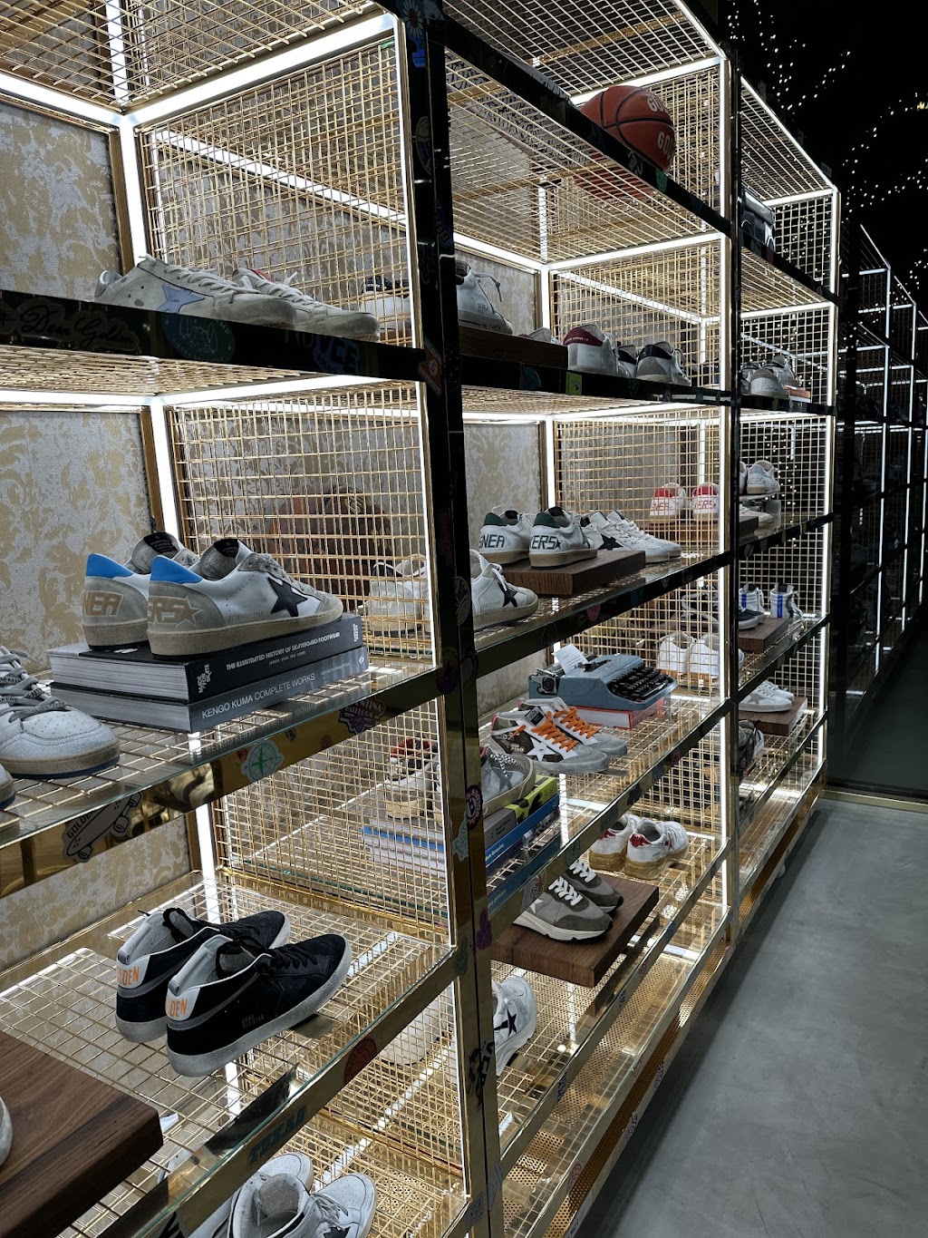 GOLDEN GOOSE | 710 Americana Way, Glendale, CA 91210, USA | Phone: (818) 396-5060