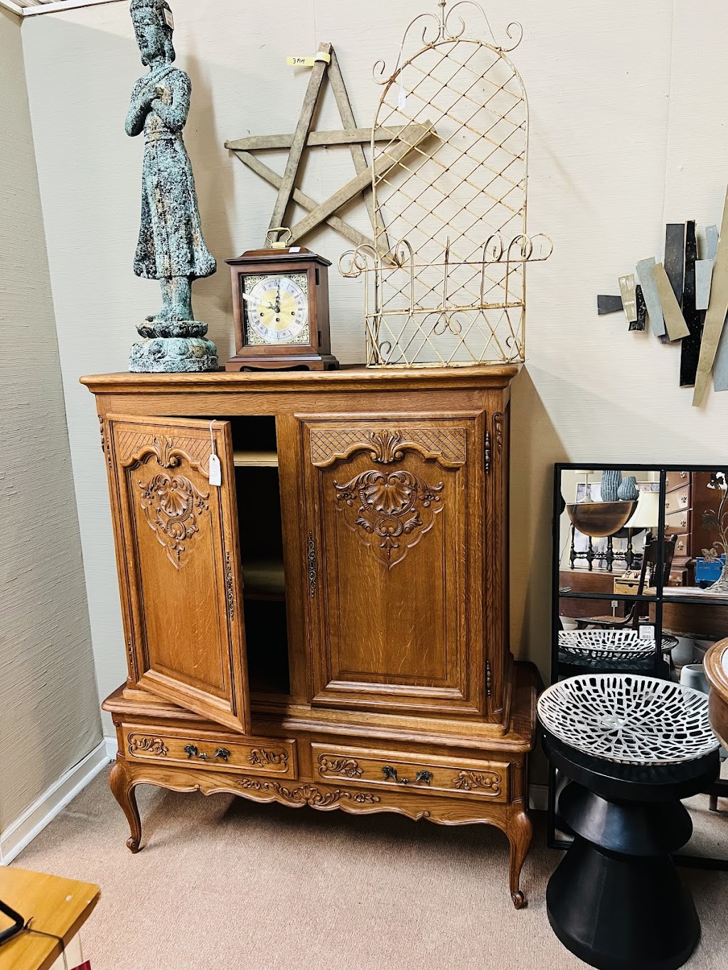 Dan River Antiques | 530 Monroe St, Danville, VA 24541, USA | Phone: (434) 791-4020