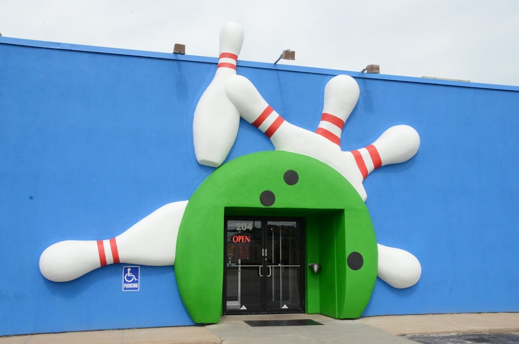 Papio Bowl | 204 E Lincoln St, Papillion, NE 68046, USA | Phone: (402) 339-3266