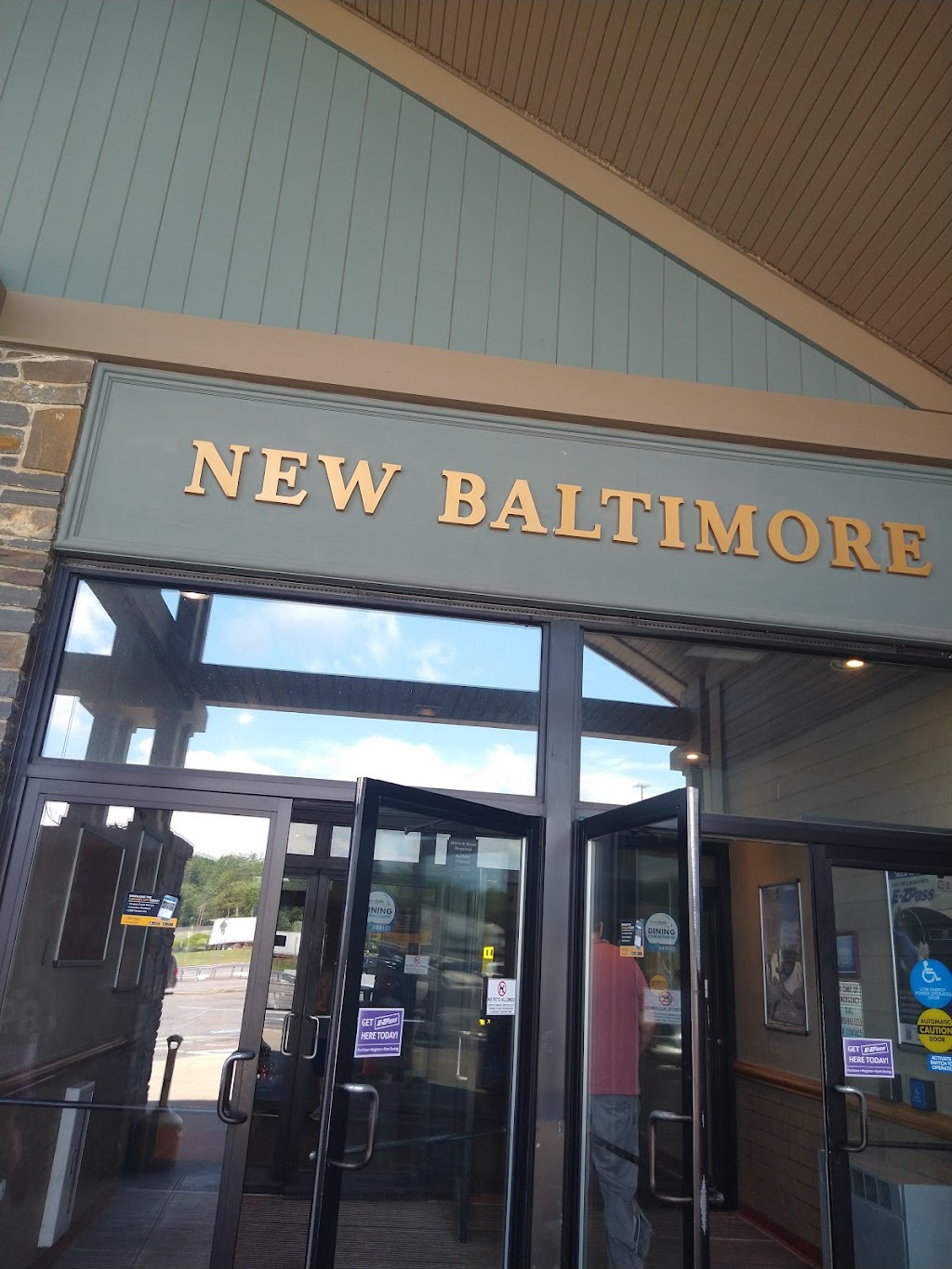 New Baltimore Service Area | Milepost 127 South, NY State Thruway, New Baltimore, NY 12124, USA | Phone: (518) 618-4247