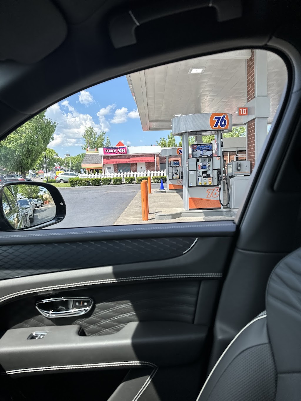 Tanasbourne 76 Touch-Free Car Wash | 2115 NE Town Center Dr, Beaverton, OR 97006, USA | Phone: (503) 533-5202