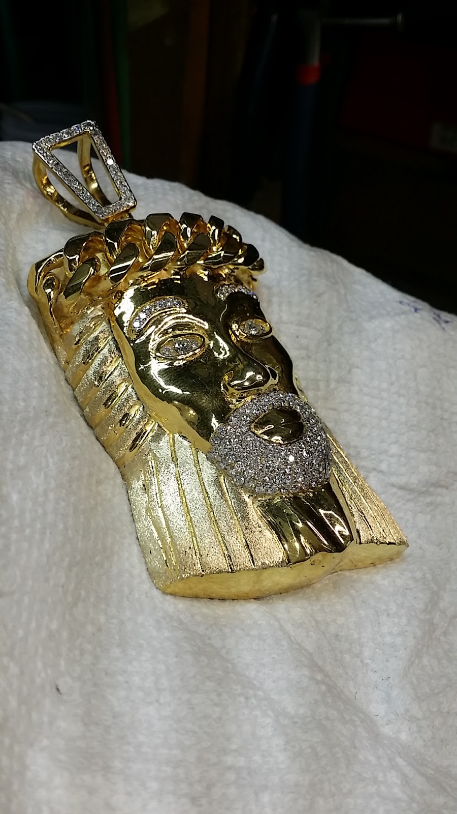 V.I.P. Custom Jewelry & Grillz | Big T Plaza, 4515 Village Fair Dr Ste E18, Dallas, TX 75224, USA | Phone: (214) 371-1772