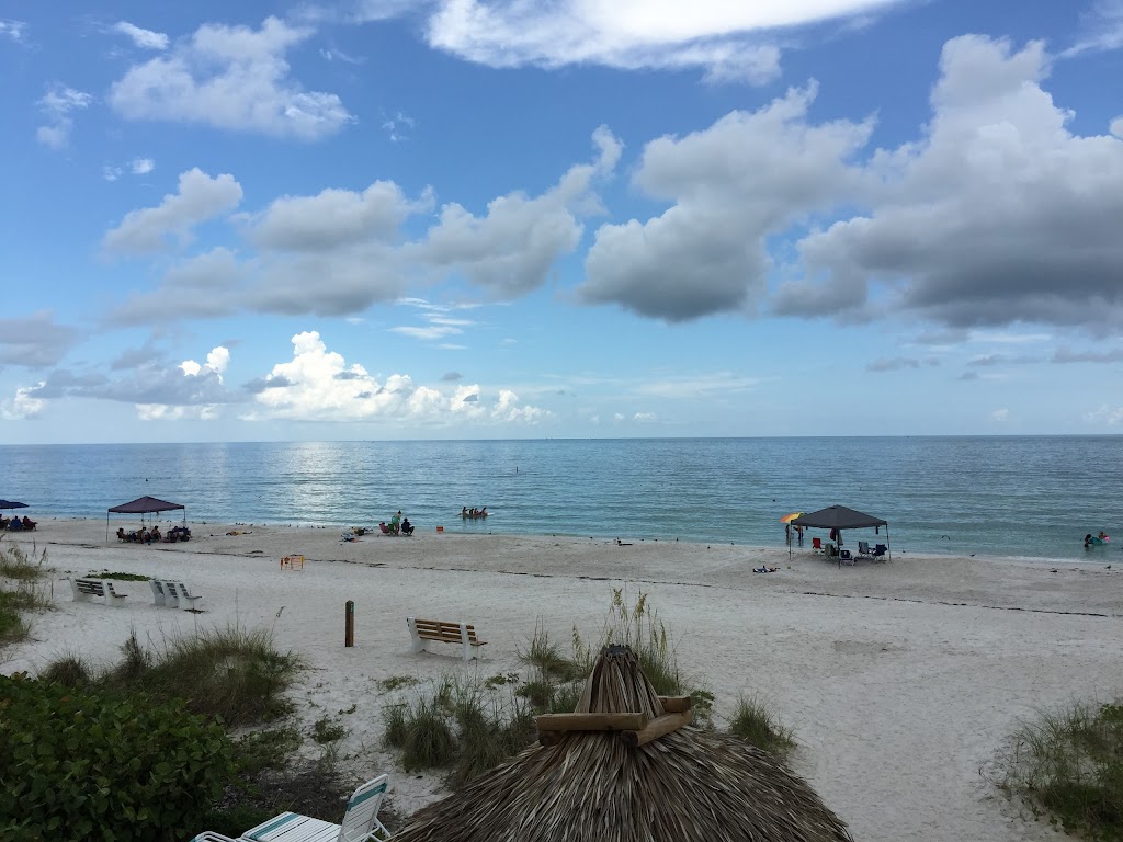 Coconuts Beach Resort | 100 73rd St, Holmes Beach, FL 34217, USA | Phone: (941) 778-2277