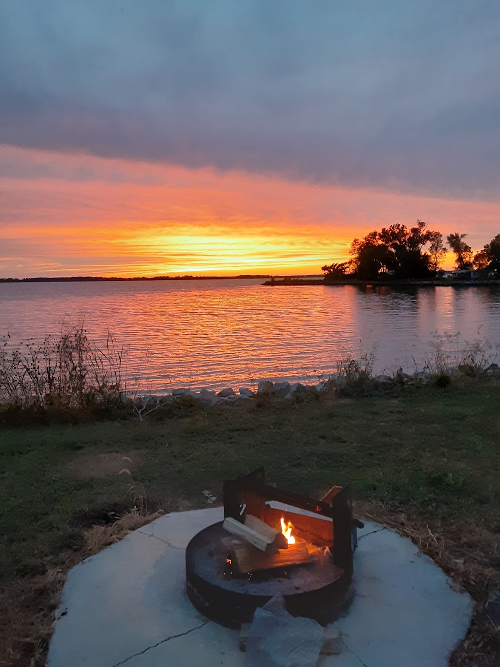 Cottonwood Point Campground | N., 2105 Pawnee Rd, Marion, KS 66861, USA | Phone: (620) 382-2101