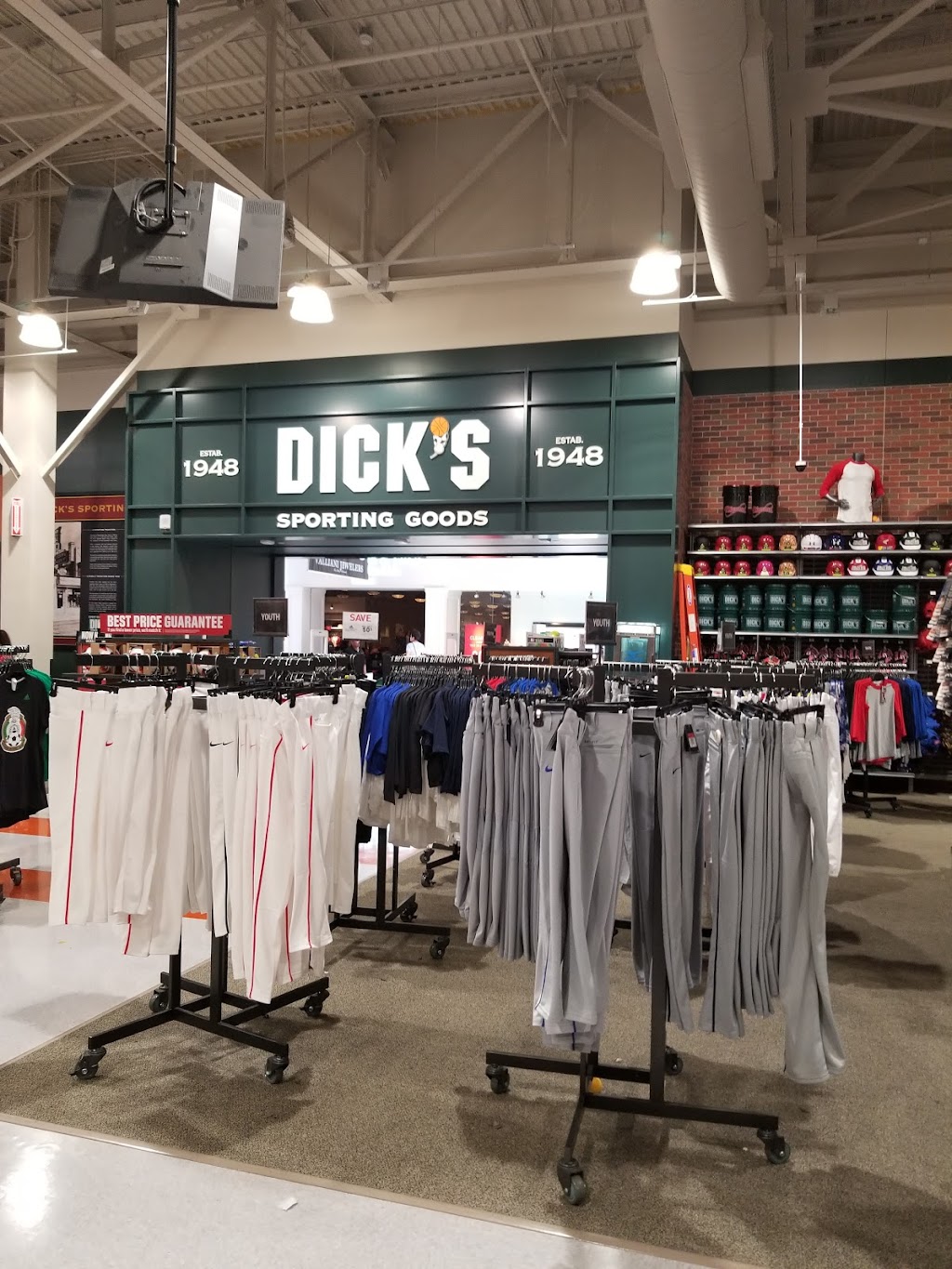 DICKS Sporting Goods | 1200 Great Mall Dr, Milpitas, CA 95035, USA | Phone: (408) 503-0370