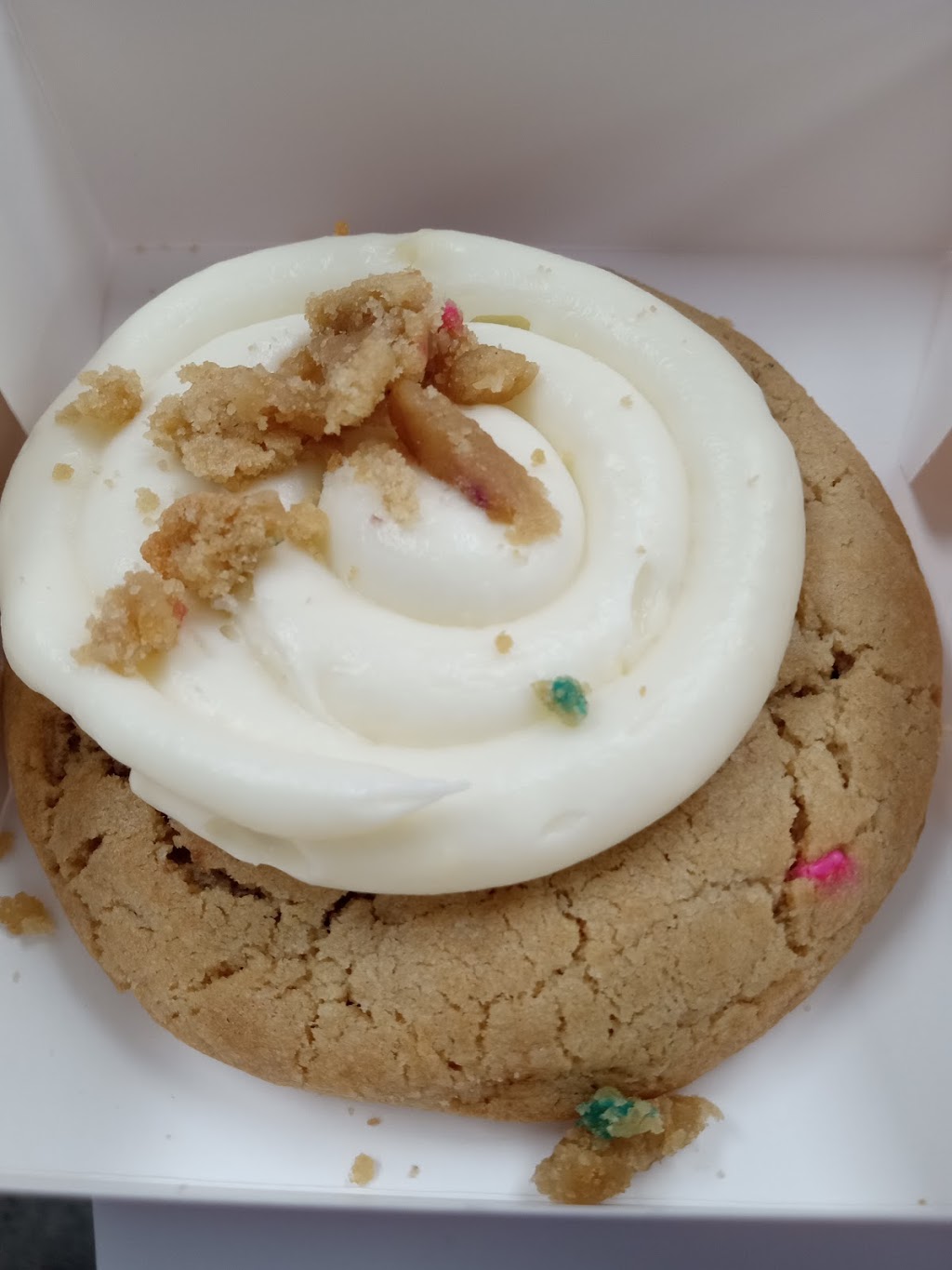 Crumbl Cookies - Lake Highlands | 6186 Retail Rd Ste 110, Dallas, TX 75231, USA | Phone: (469) 342-1499