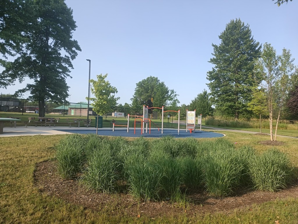 Parkview Pool | 3100, 425 N Commons Blvd, Cleveland, OH 44143, USA | Phone: (440) 446-1688