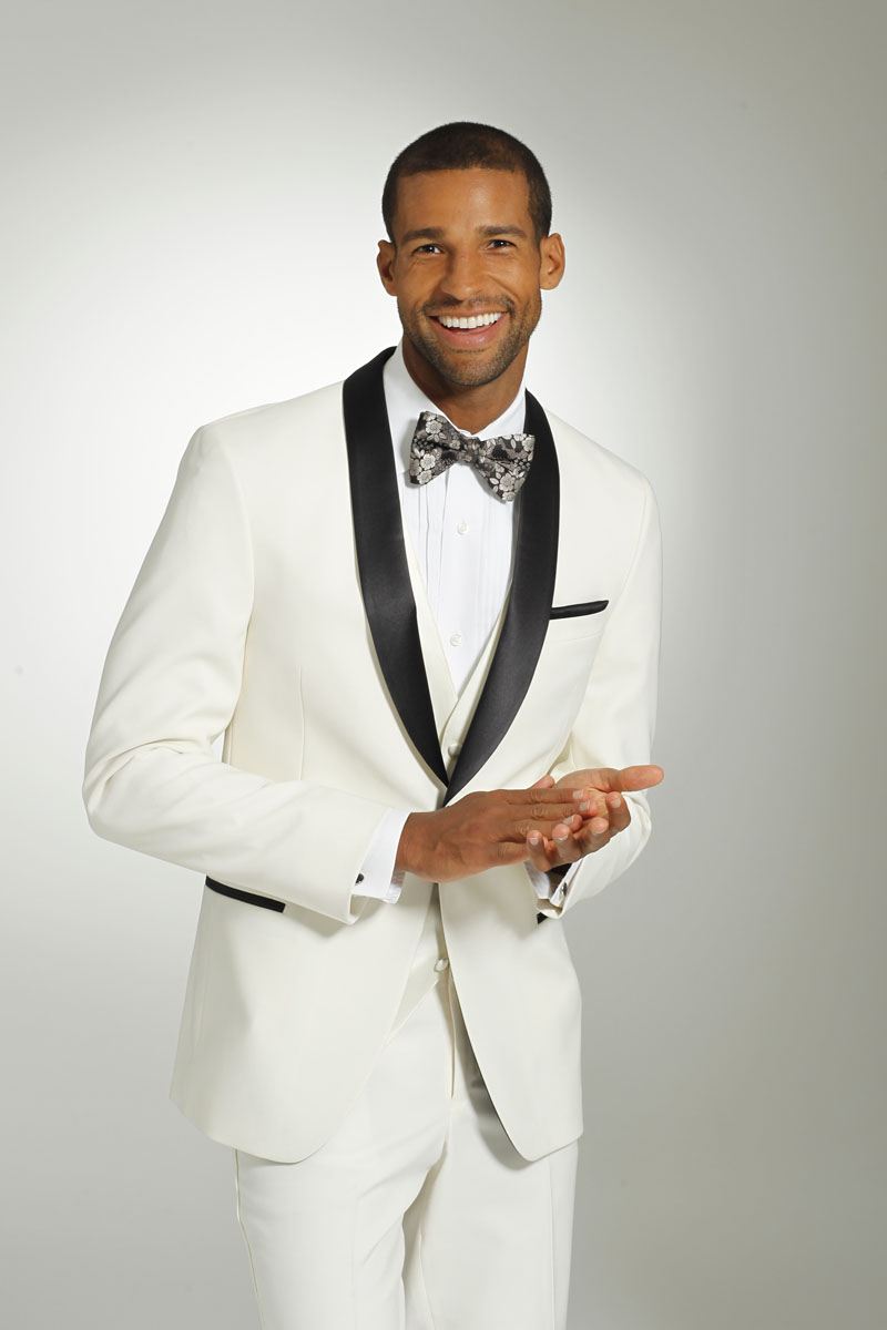 Dante Zeller Tuxedo By Sarno | 520 US-9, Manalapan Township, NJ 07726, USA | Phone: (732) 303-0037