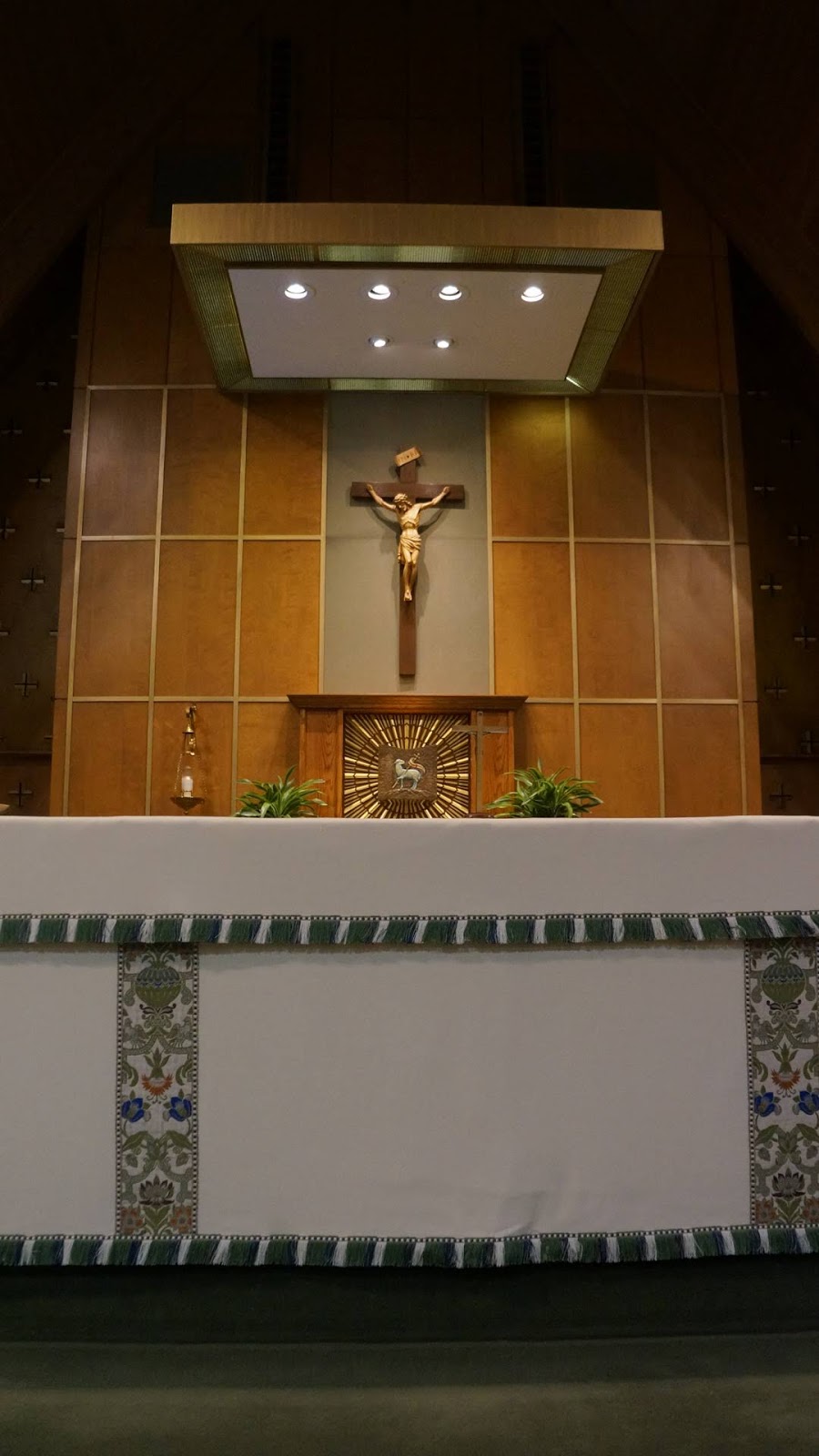St. Thomas More Catholic Church | 6548 Dorchester Rd, Niagara Falls, ON L2G 5T5, Canada | Phone: (905) 356-7533
