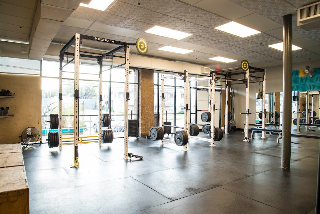 Castle Hill Fitness Gym & Spa | 1112 N Lamar Blvd, Austin, TX 78703, USA | Phone: (512) 478-4567