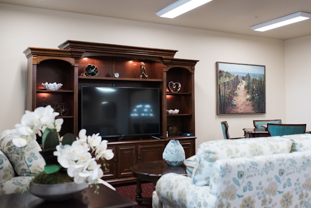 Julian Estates Gracious Retirement Living | 13305 94th Ave E, Puyallup, WA 98373, USA | Phone: (253) 845-3232