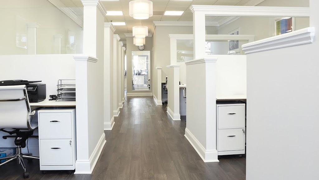 Giulio Ferrante, Signature Premier Properties | 33 Jackson Ave, Syosset, NY 11791, USA | Phone: (646) 236-9090