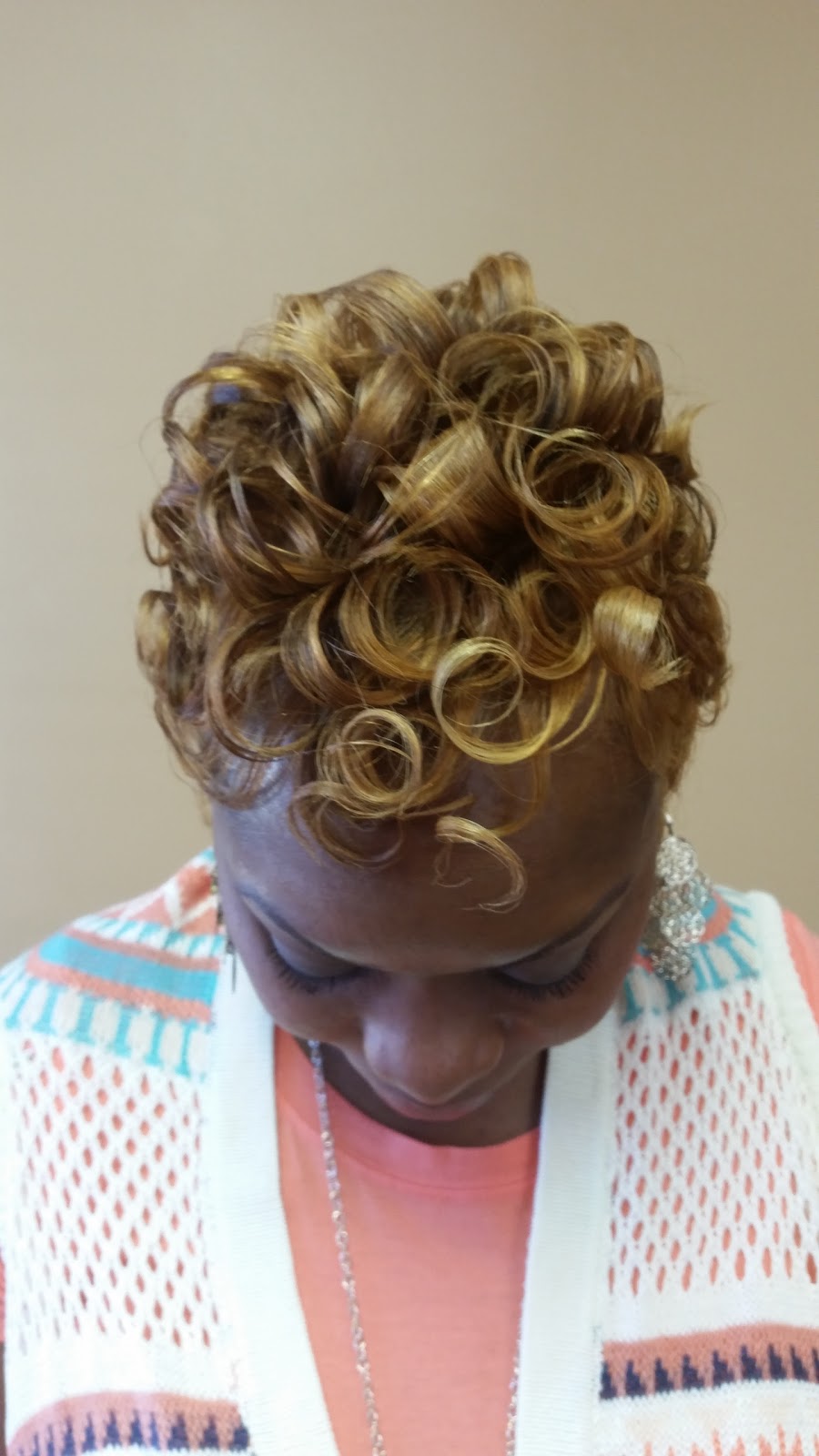 Salon Suites of Mansfield | 1024 E Broad St Suite #207, Mansfield, TX 76063, USA | Phone: (817) 453-8585