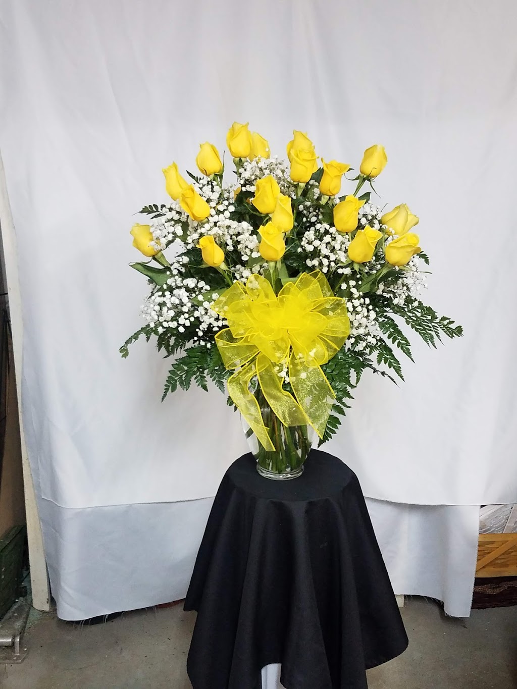 Knights Flower Shop | 6214 North Carolina Hwy 8 S, Germanton, NC 27019, USA | Phone: (336) 591-4985