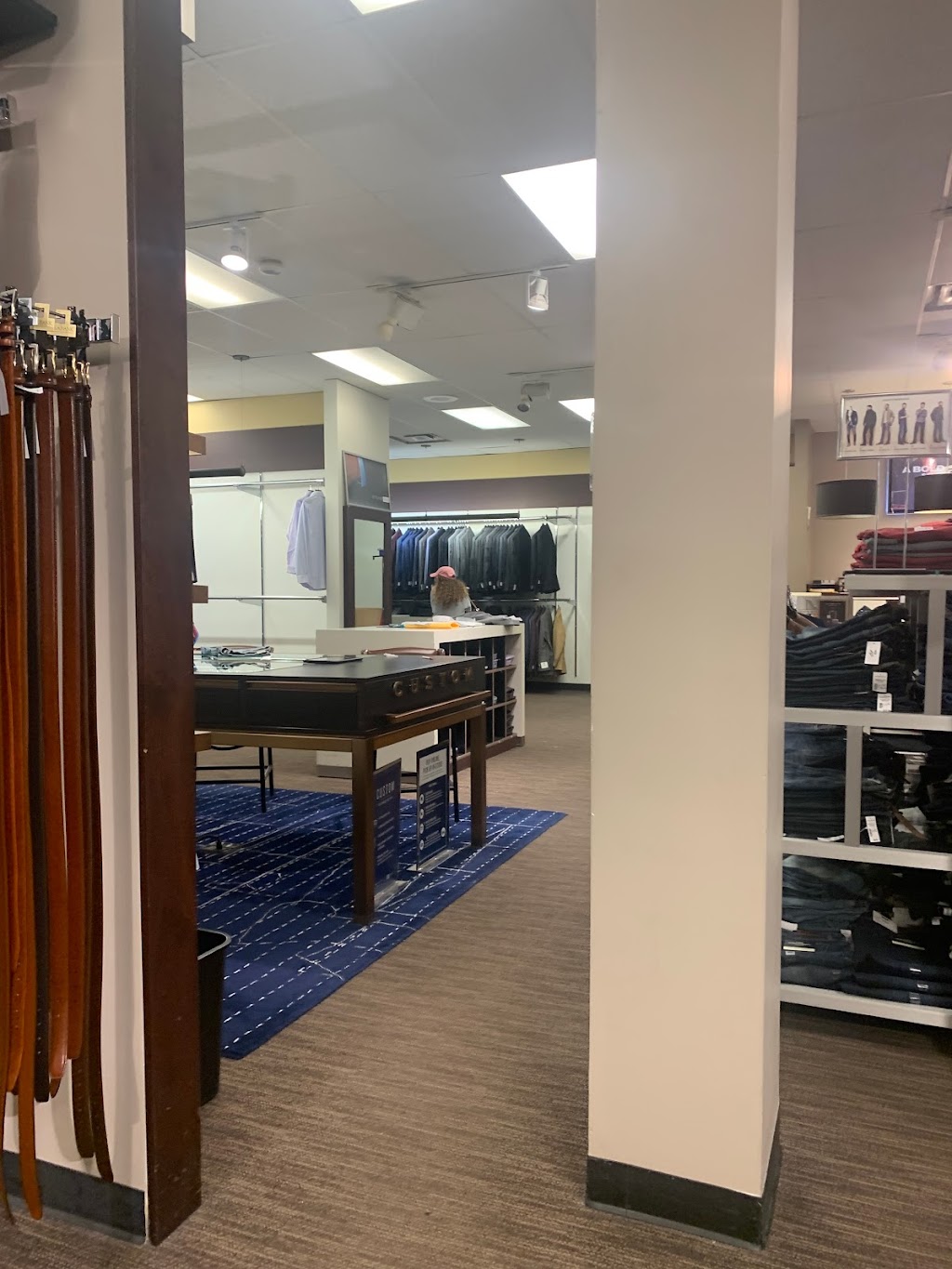 Mens Wearhouse | 18 Wolf Rd, Colonie, NY 12205, USA | Phone: (518) 459-3682