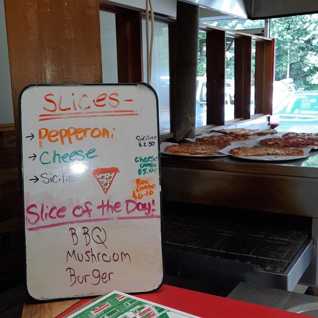Christophers Subs & Pizza | 264 Main Dunstable Rd, Nashua, NH 03062, USA | Phone: (603) 883-2362