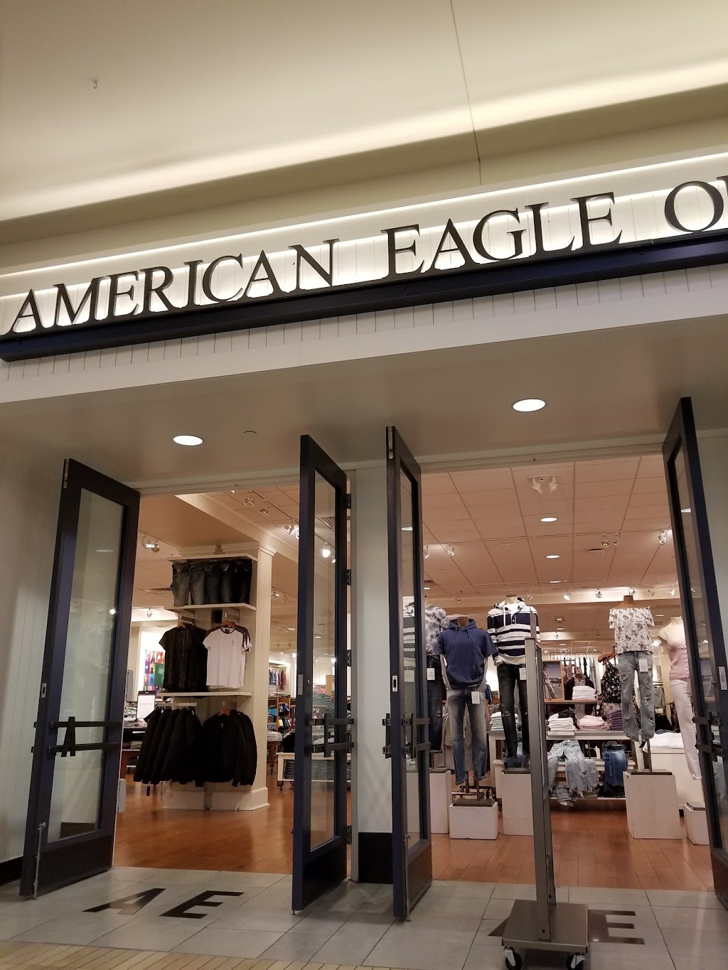 American Eagle Store | 6801 Northlake Mall Dr, Charlotte, NC 28216, USA | Phone: (704) 494-4096