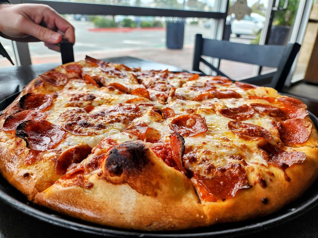 Ginas Pizza | 3142 W Balboa Blvd, Newport Beach, CA 92663, USA | Phone: (949) 723-4462