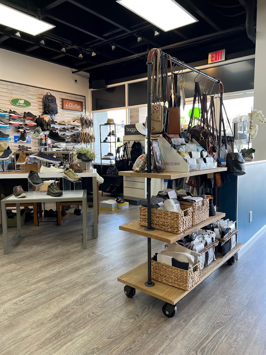 Footwear etc. | 191 N El Camino Real, Encinitas, CA 92024, USA | Phone: (760) 991-1221