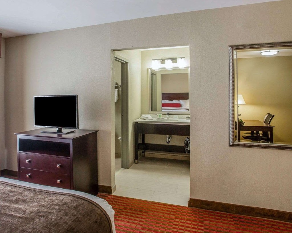 Quality Suites Nashville Airport | 2615 Elm Hill Pike, Nashville, TN 37214, USA | Phone: (615) 883-0114