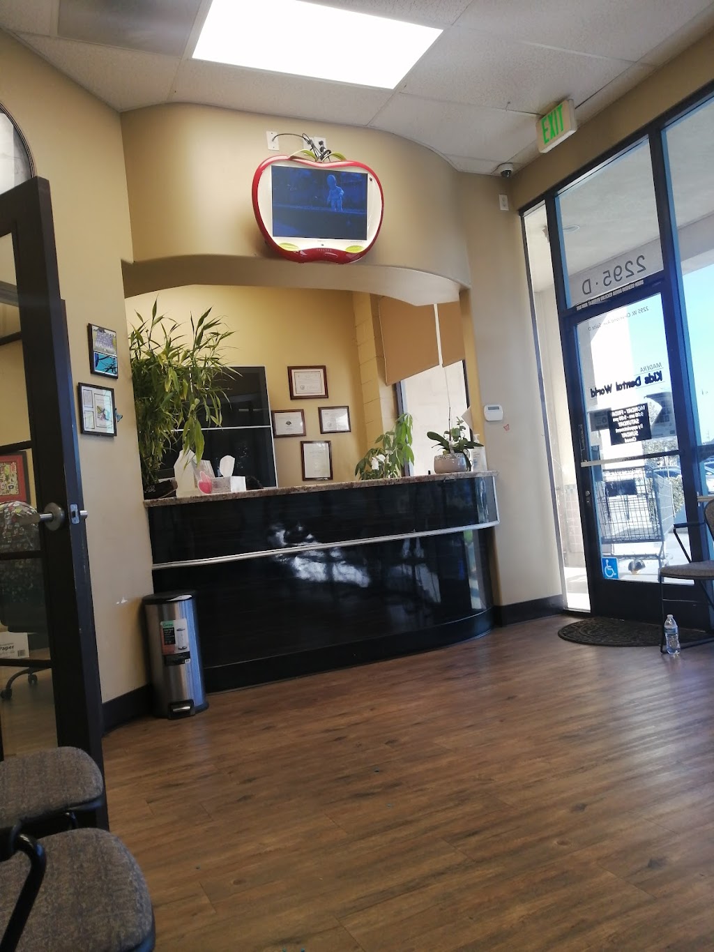 Madera Kids Dental World | 2295 Cleveland Ave D, Madera, CA 93637, USA | Phone: (559) 662-1071