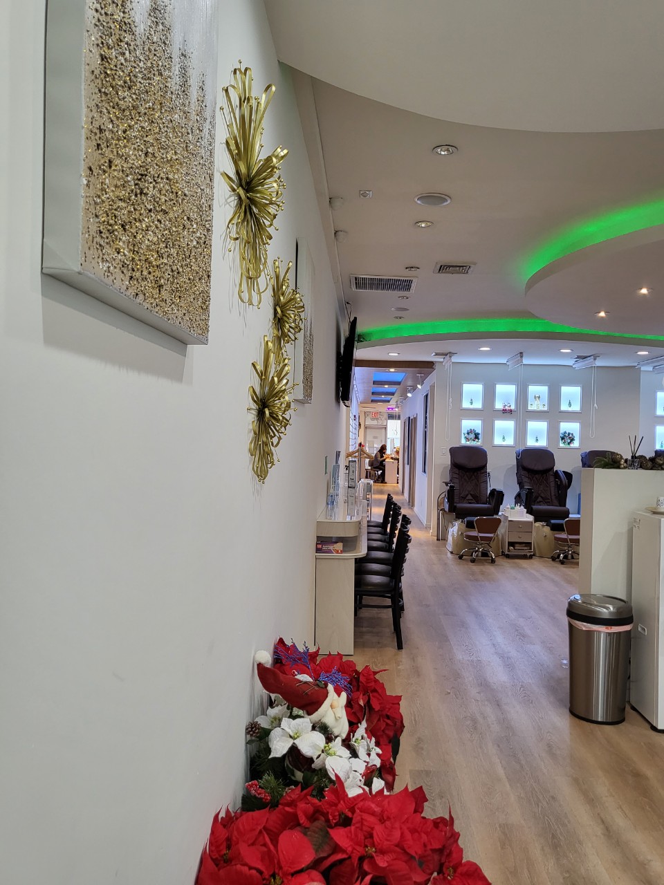 V Spas Nail | 970 Franklin Ave, Garden City, NY 11530, USA | Phone: (516) 747-8727