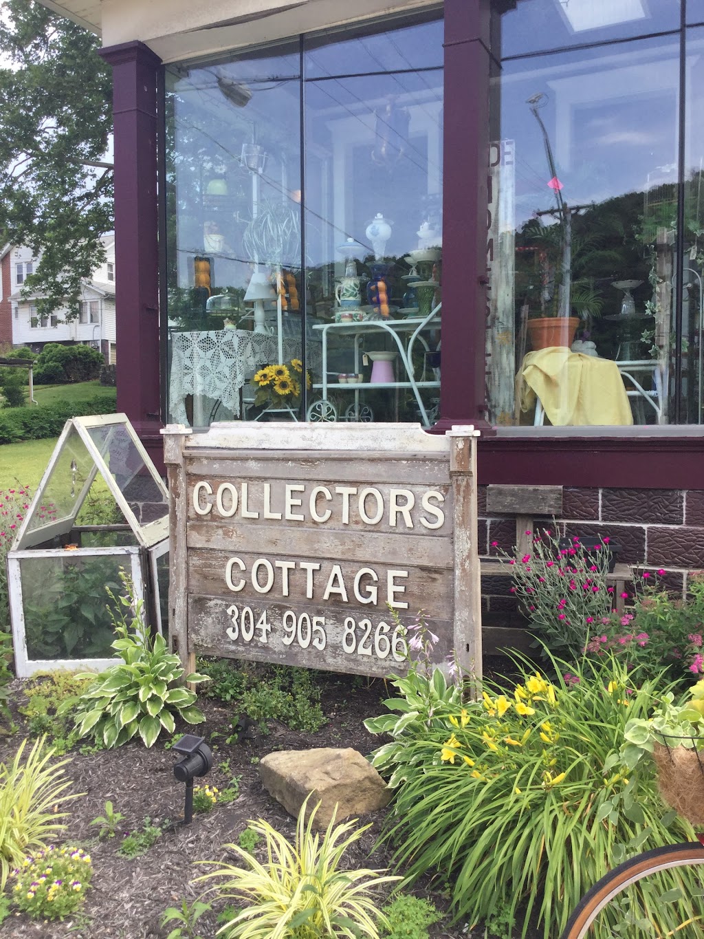 Collectors Cottage | 2486 National Rd, Wheeling, WV 26003, USA | Phone: (304) 905-8266