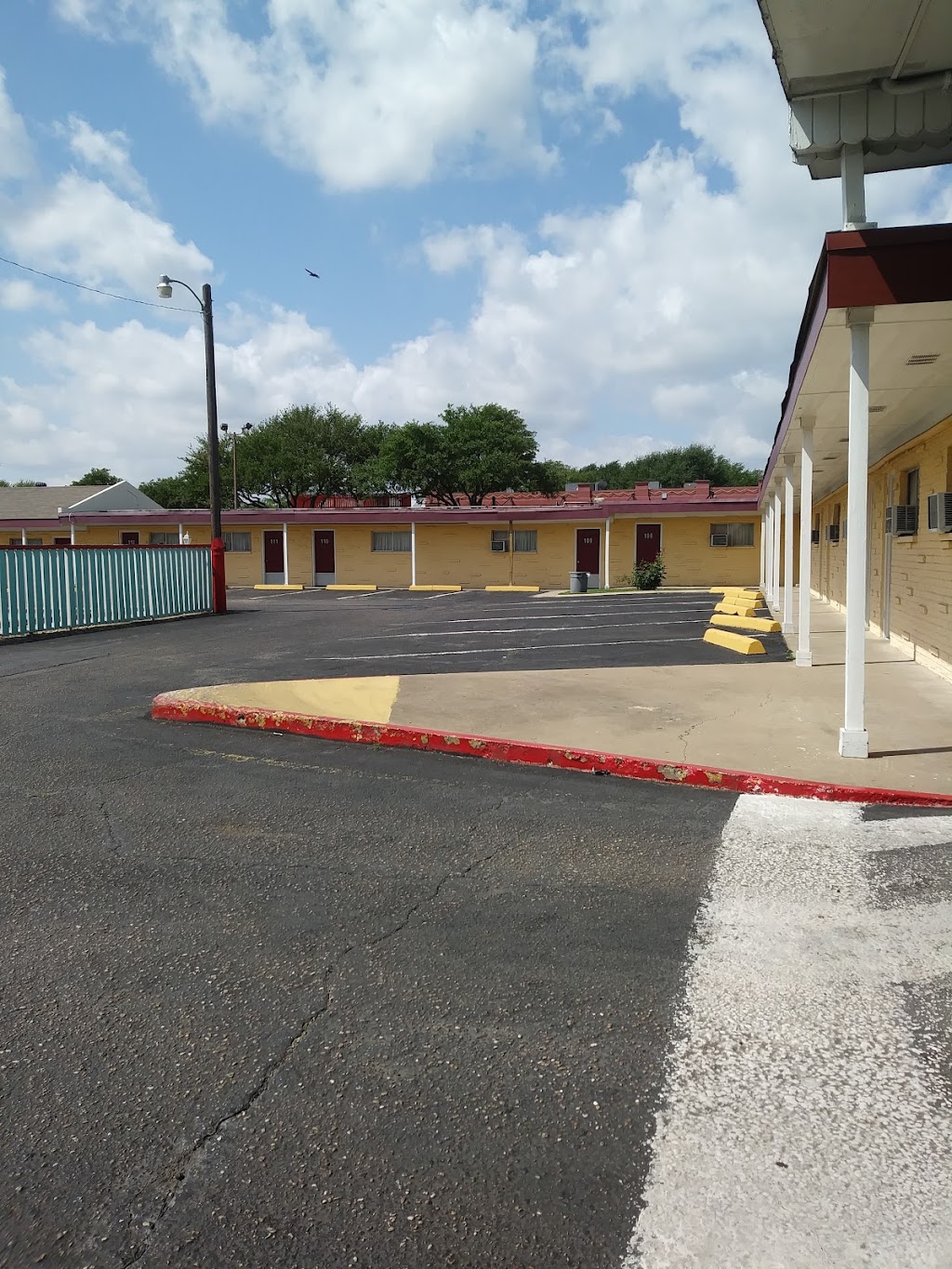 Como Motel | 721 S Central Expy, Richardson, TX 75080, USA | Phone: (972) 235-5266