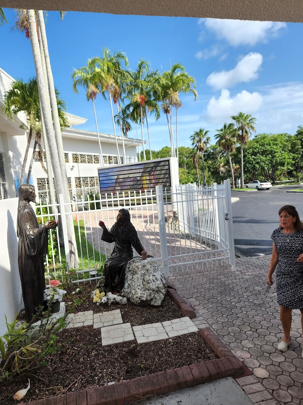 St Justin Martyr Church | 105500 Overseas Hwy, Key Largo, FL 33037, USA | Phone: (305) 451-1316