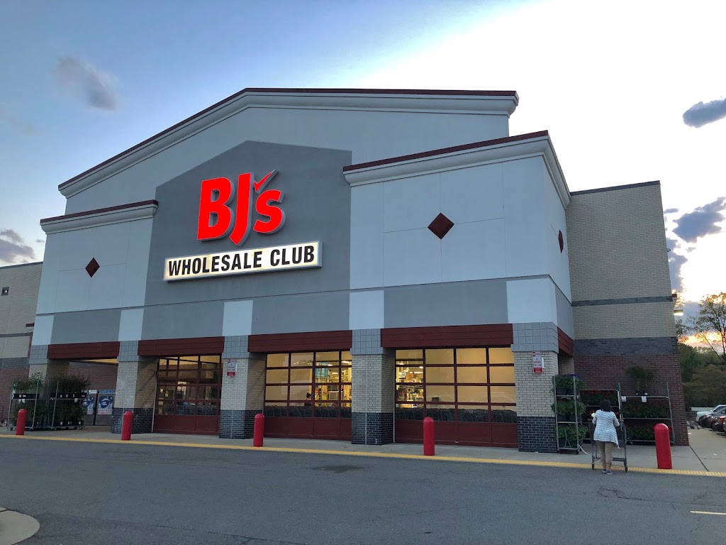 BJs Wholesale Club | 1320 Starling Dr, Richmond, VA 23229, USA | Phone: (804) 727-3500