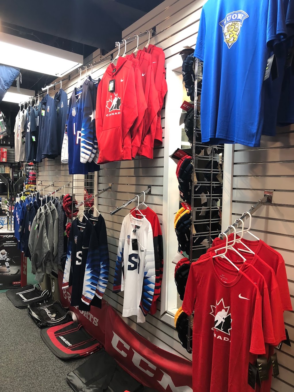 B&R Sports | 1819 E Big Beaver Rd, Troy, MI 48083, USA | Phone: (248) 526-7941