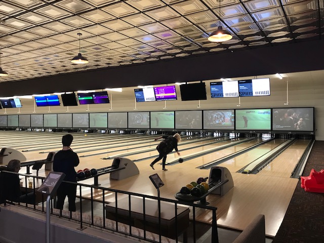 Spins Bowl Akron | 2911 E Waterloo Rd, Akron, OH 44312, USA | Phone: (330) 628-4822