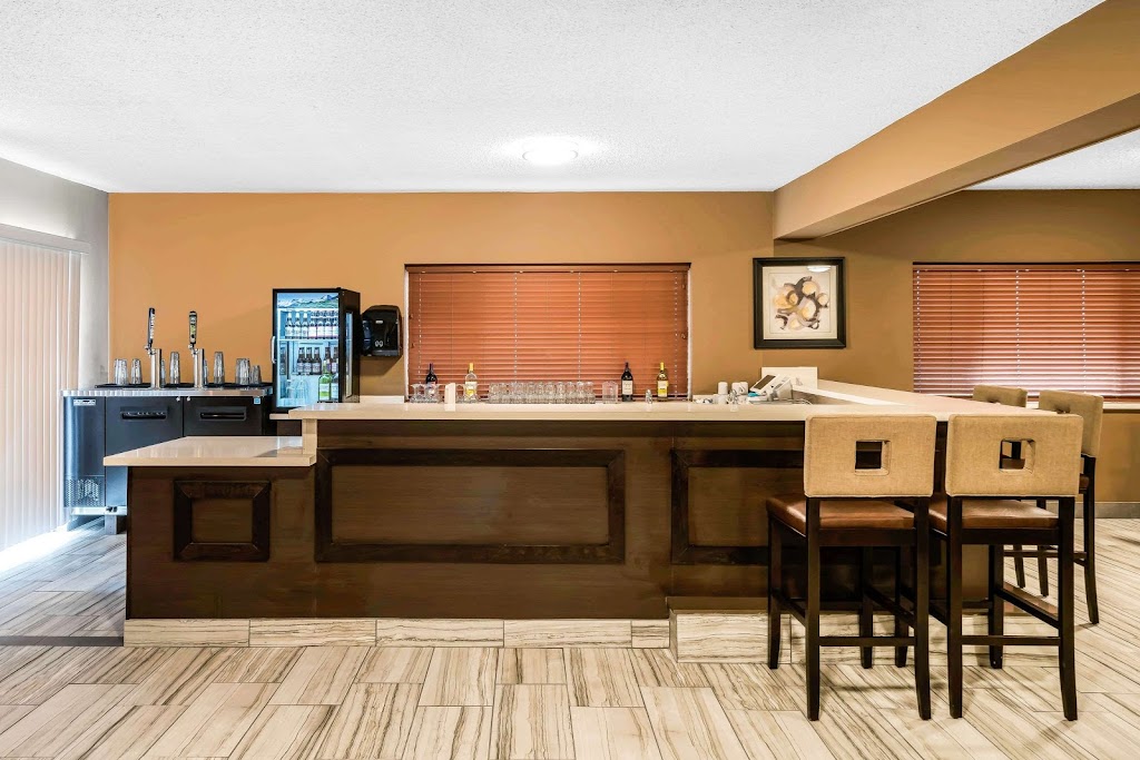 Clarion Inn near JBLM | 6802 Tacoma Mall Blvd, Tacoma, WA 98409, USA | Phone: (253) 475-5900