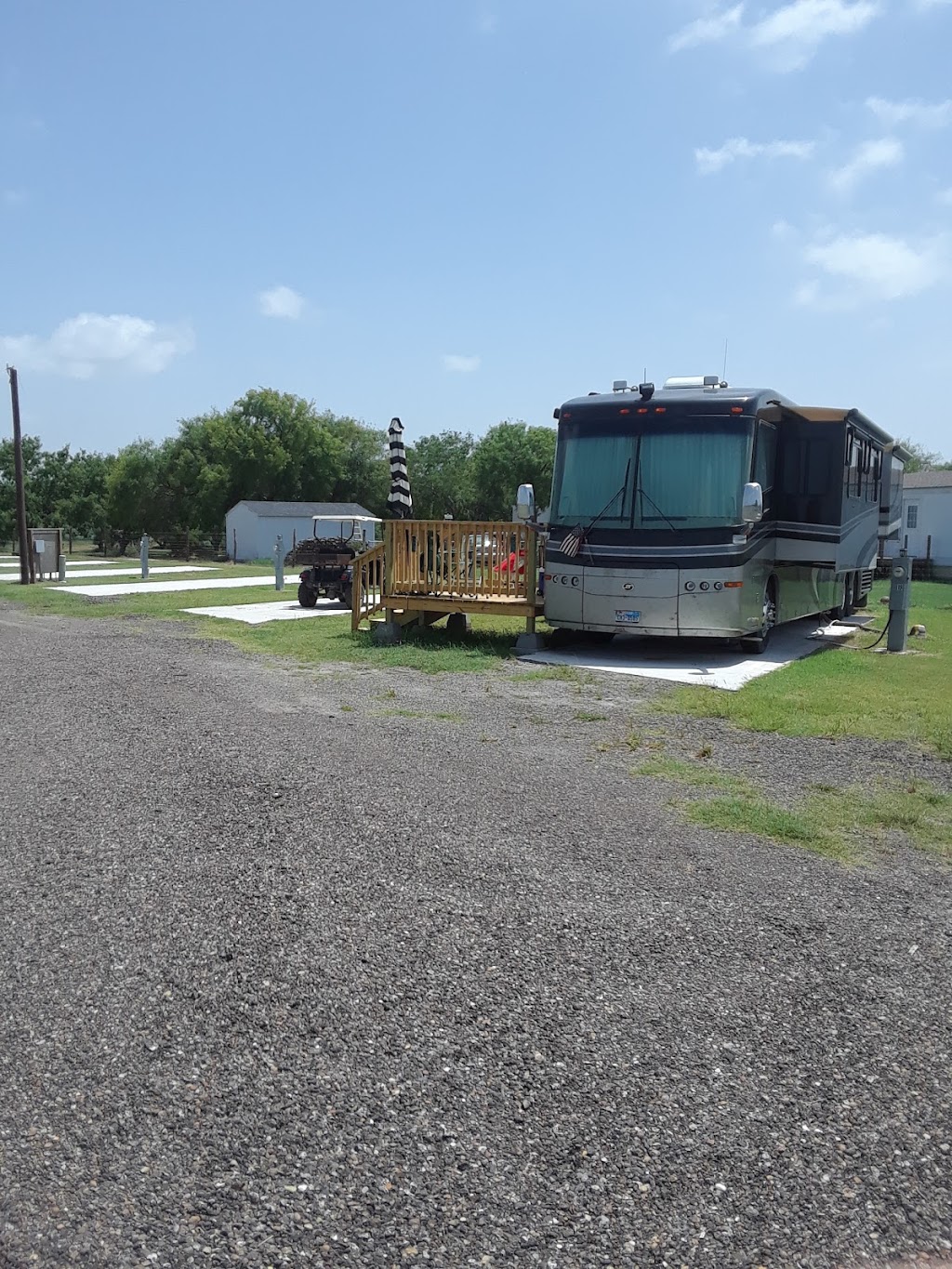 Loyola Beach Rv Park & Campground | 1002 East FM. 628, Riviera, TX 78379, USA | Phone: (361) 296-4540