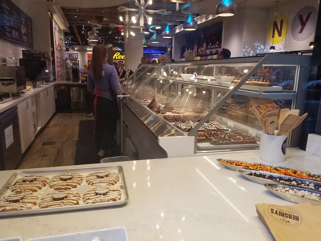 Hersheys Chocolate World | 20 Times Square, 701 7th Ave, New York, NY 10036, USA | Phone: (212) 581-9100