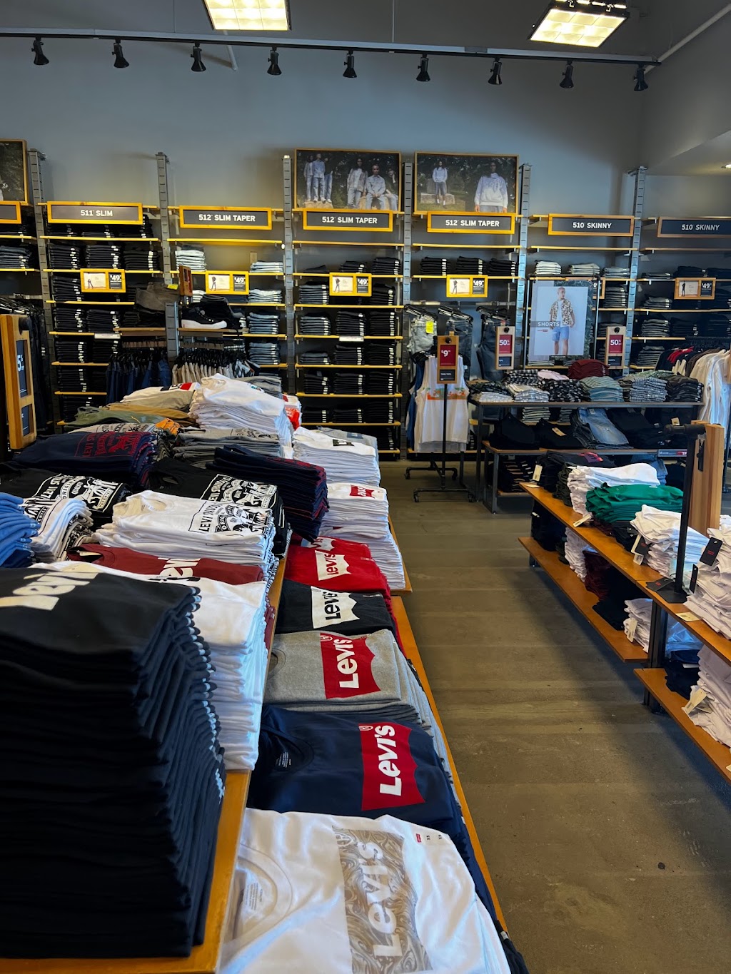 Levis Outlet Store | 2700 FL-16 Suite #400, St. Augustine, FL 32092, USA | Phone: (904) 824-6160