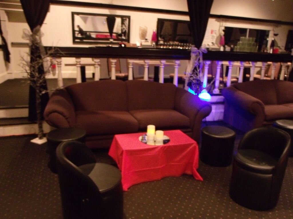 Fairfield Manors Velvet Lounge | 17 Gloria Ln, Fairfield, NJ 07004, USA | Phone: (973) 882-3422