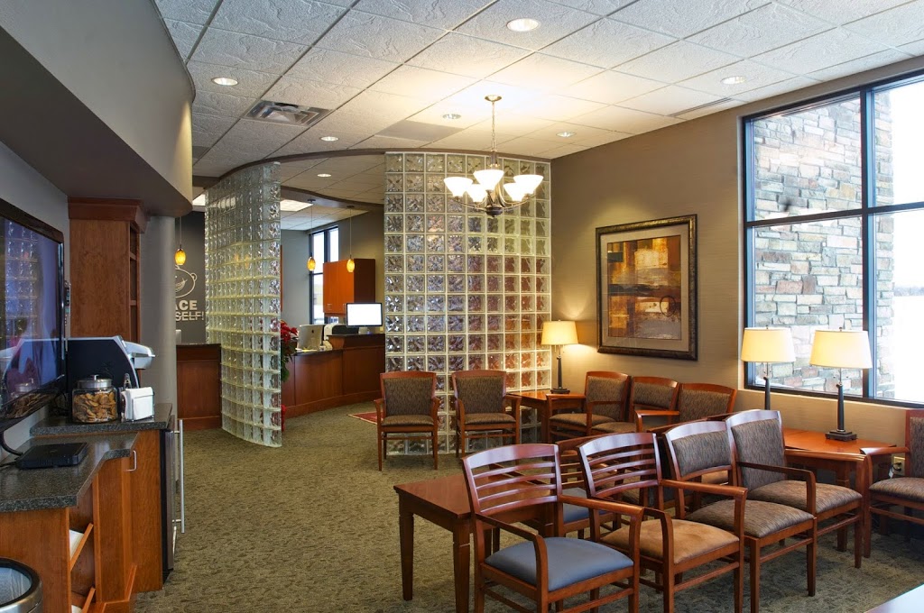 Lakeville Orthodontics: Miller Robert P DDS, MS | 18341 Orchard Trail, Lakeville, MN 55044, USA | Phone: (952) 435-4000