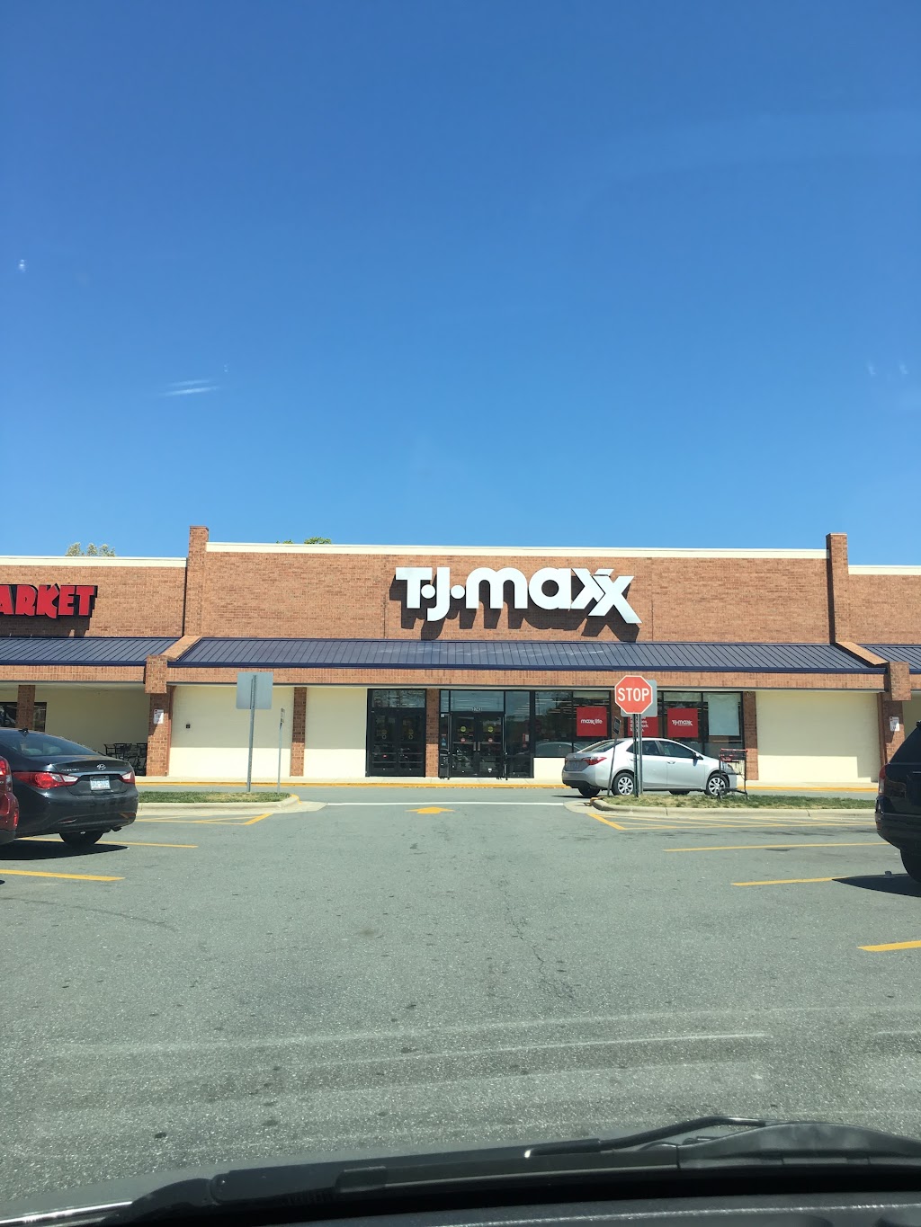 T.J. Maxx | 1453 University Dr, Burlington, NC 27215, USA | Phone: (336) 538-4949