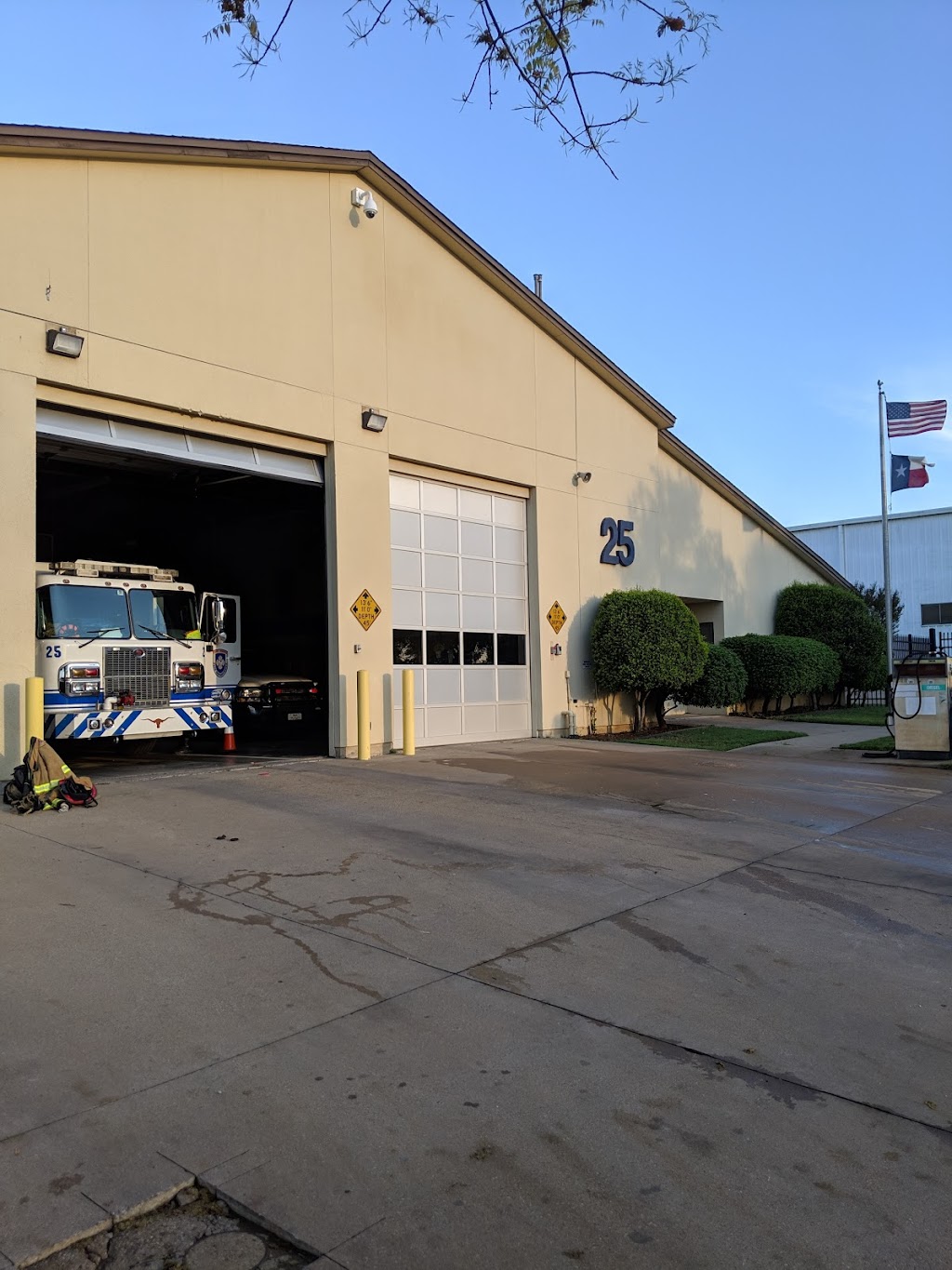 Fort Worth Fire Department - Station 25 | 3801 N Main St, Fort Worth, TX 76106, USA | Phone: (817) 392-6800