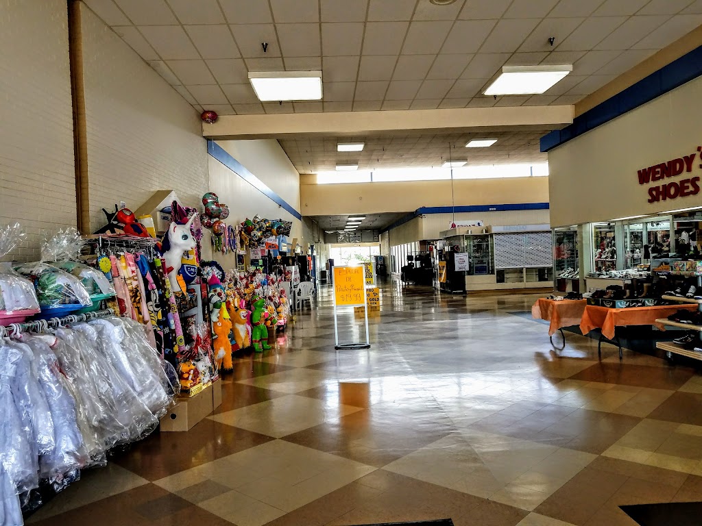 Belvidere Mall | 2107 Belvidere Rd, Waukegan, IL 60085, USA | Phone: (847) 244-7990