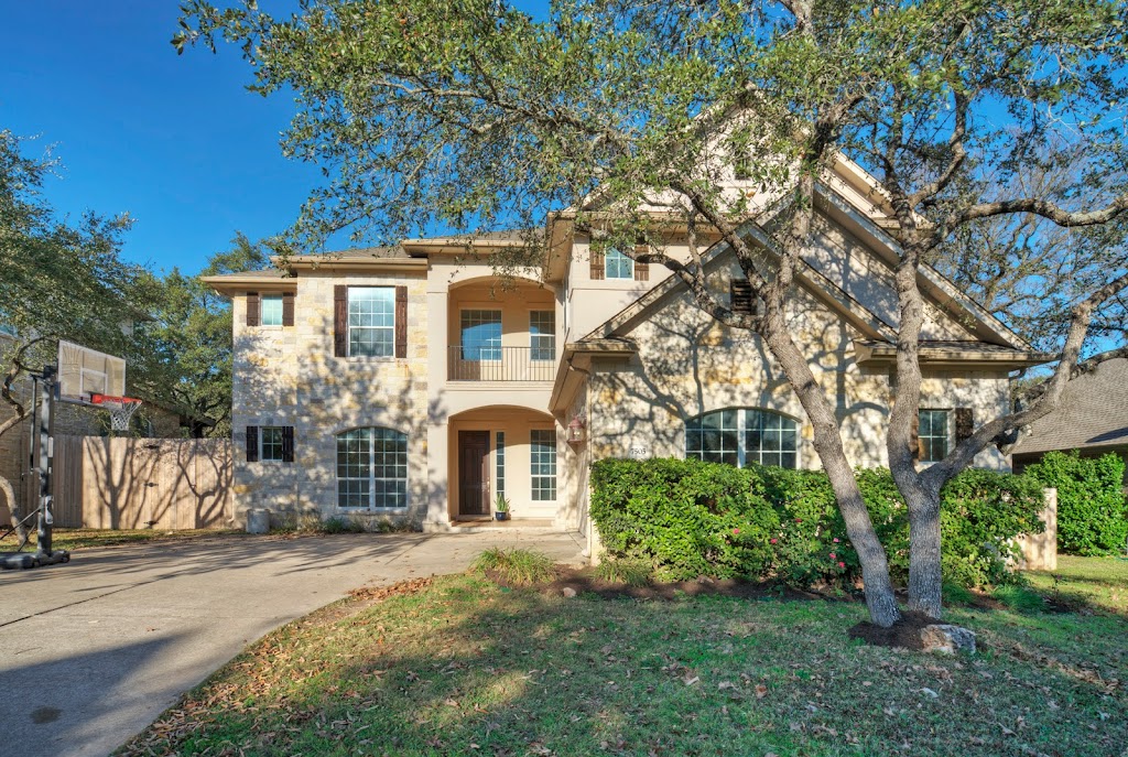 Hometown Charm Realty Group | 251 Goodnight Trail, Dripping Springs, TX 78620, USA | Phone: (512) 618-4966