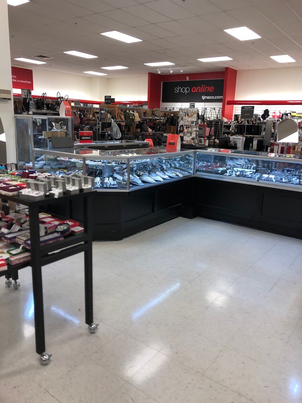 T.J. Maxx | 1580 24th Ave NW, Norman, OK 73069, USA | Phone: (405) 579-1648