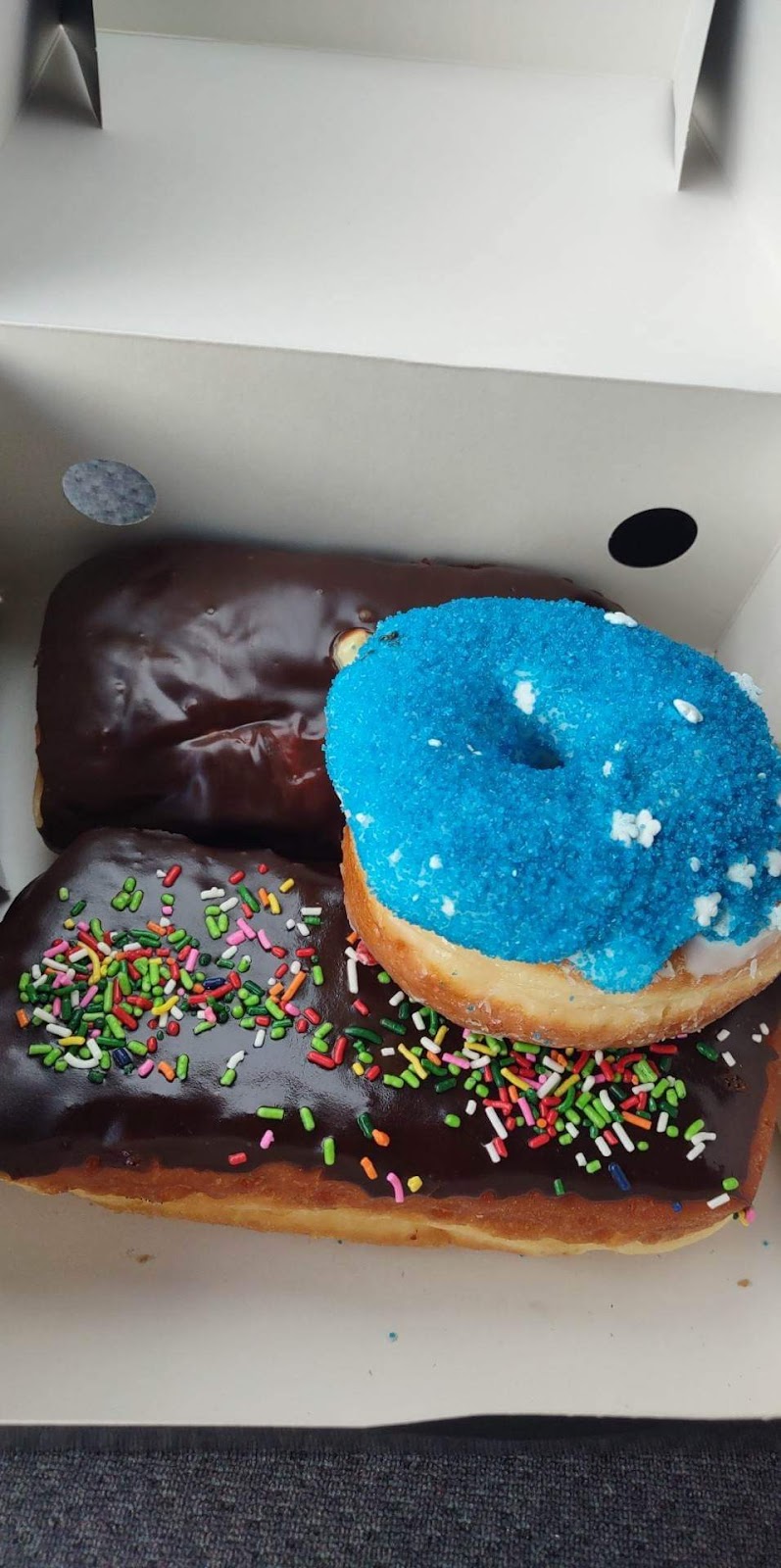 Legendary Doughnuts | 1410 Lake Tapps Pkwy SE, Auburn, WA 98092, USA | Phone: (253) 736-0036