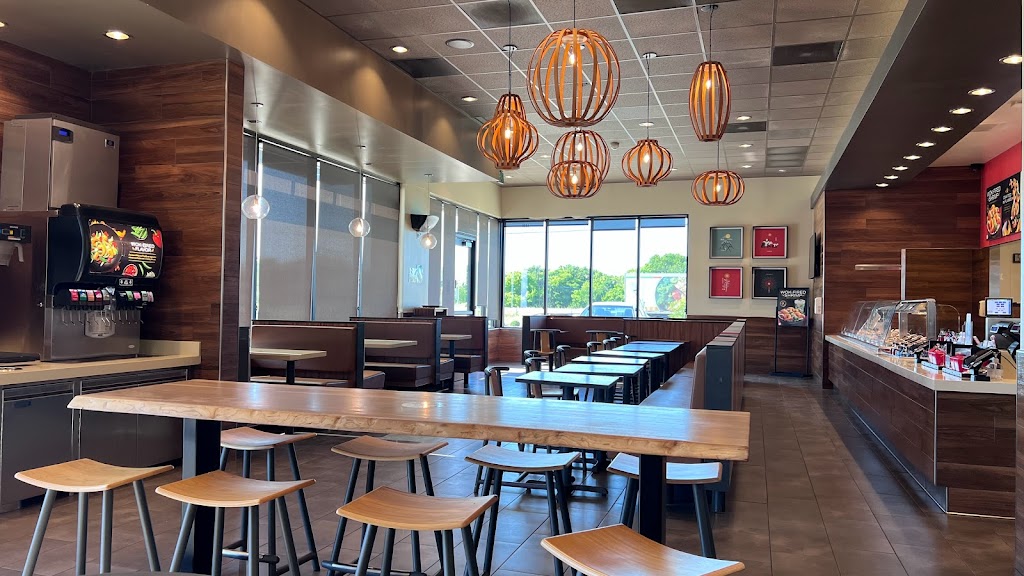 Panda Express | 1338 West, US-290, Elgin, TX 78621, USA | Phone: (512) 285-2266