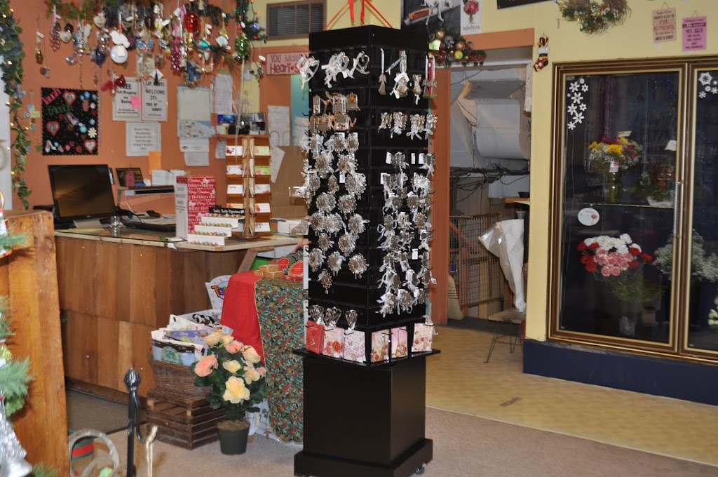 Hagers Flowers & Gifts | 25 W Main St, Gowanda, NY 14070, USA | Phone: (716) 532-4242